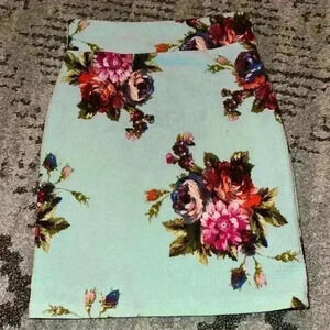 Girls Pencil Skirt Little‎ V Men no size but fits a 4